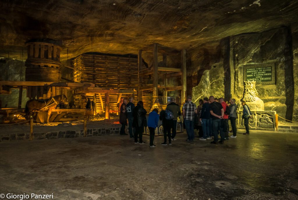 1050304-1024x686 Polonia: la bellissima miniera di sale “Wieliczka”