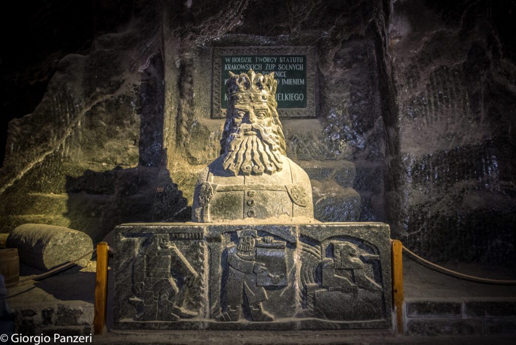 1050309-1024x685 Polonia: la bellissima miniera di sale “Wieliczka”