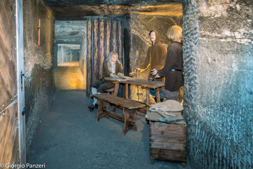 1050323-1024x685 Polonia: la bellissima miniera di sale “Wieliczka”