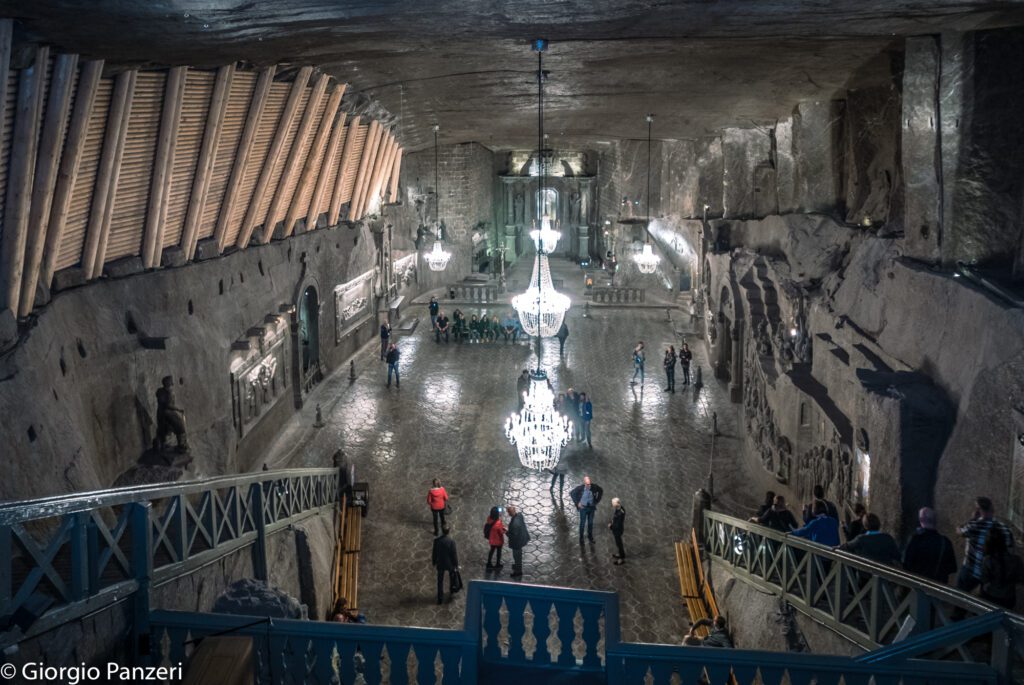 1050329-1024x685 Polonia: la bellissima miniera di sale “Wieliczka”