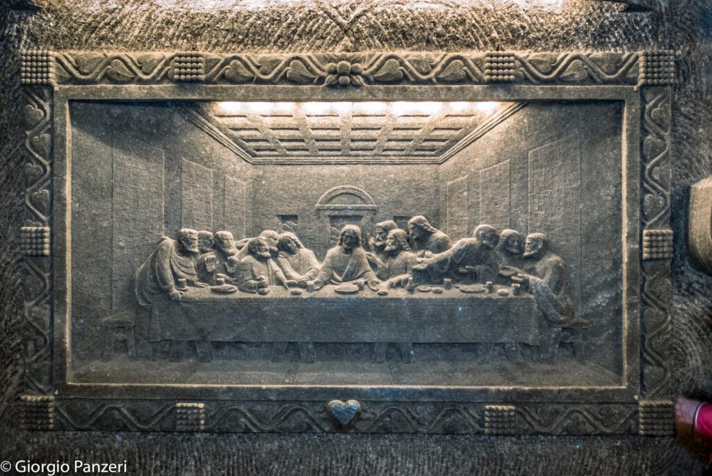 1050339-1024x685 Polonia: la bellissima miniera di sale “Wieliczka”