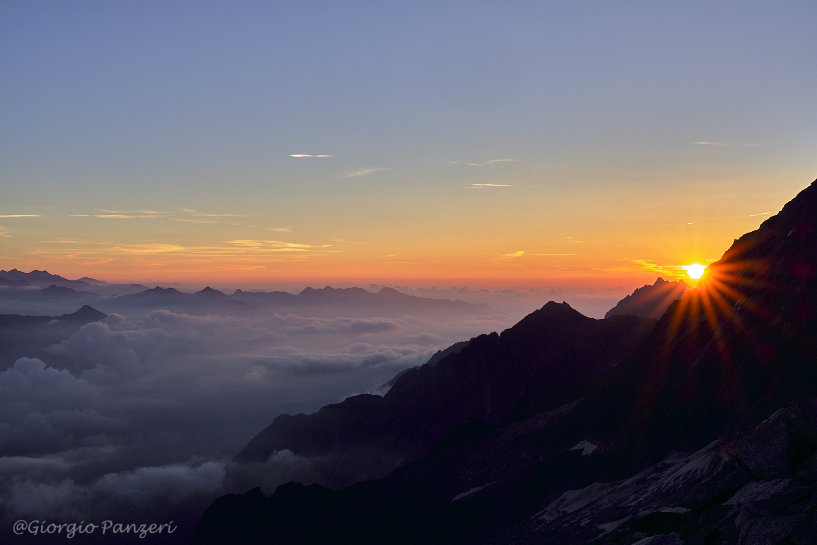 DSCF0523 Alba dai 3000 metri del Passo Presena