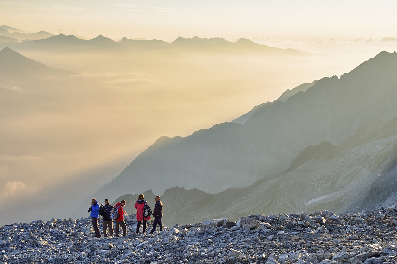 DSCF0542 Alba dai 3000 metri del Passo Presena