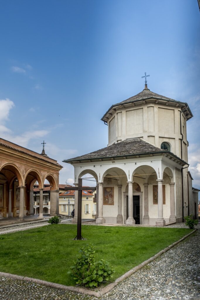CA640E81-3CAF-4D99-99CD-B2640F7DCD6A-683x1024 Baveno: Chiesa dei Santi Gervaso e Protaso e Battistero