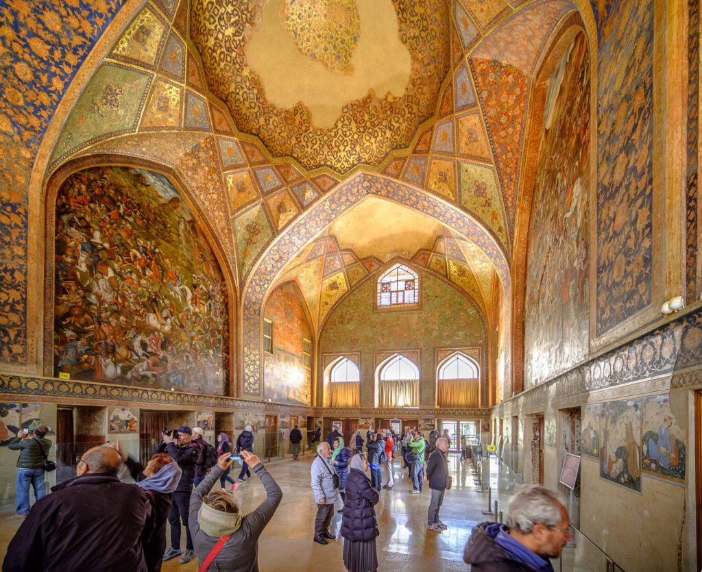 DSCF3921-1024x835 Iran: il bellissimo palazzo Chehel Sotoun detto anche Palazzo delle Quaranta Colonne