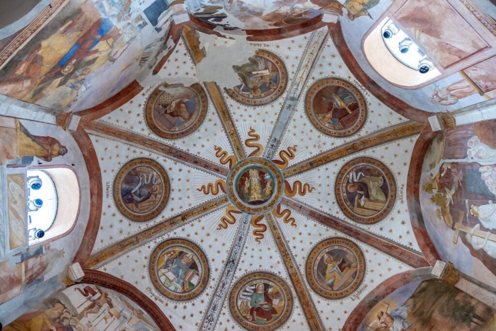 EF0E6FAF-B13E-4BC9-B612-2994946C1595-1024x683 Baveno: Chiesa dei Santi Gervaso e Protaso e Battistero