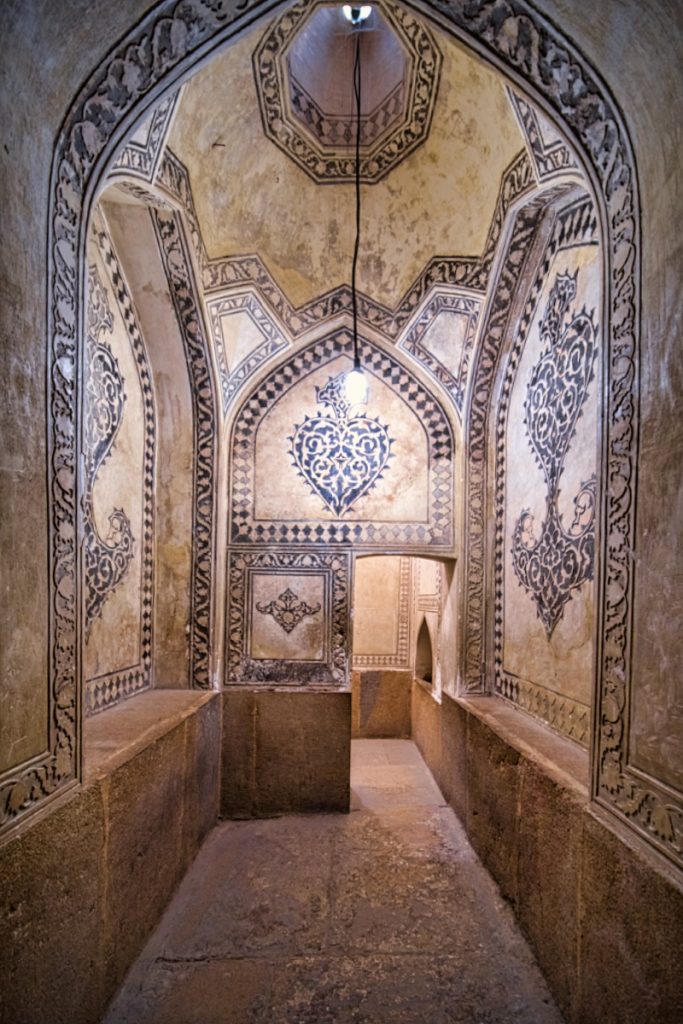 DSCF3349-683x1024 Iran, la cittadella di Karim Khan