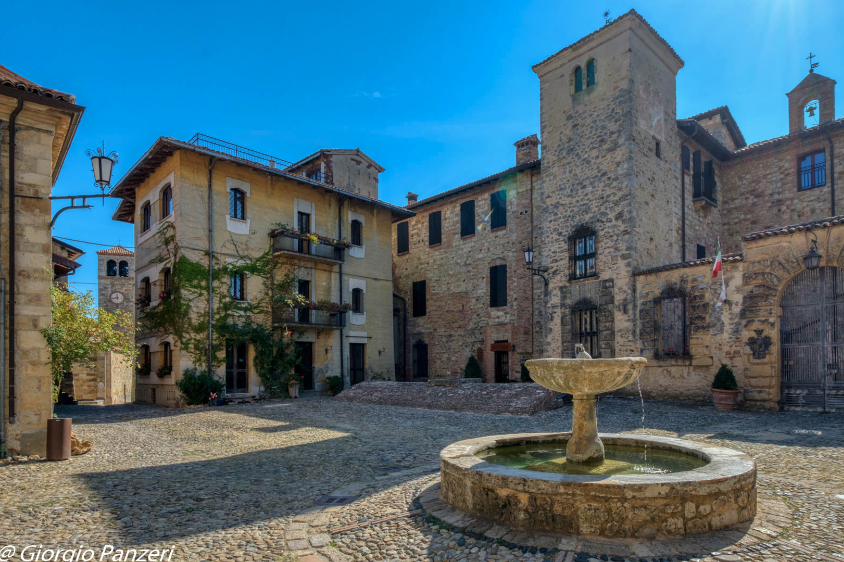 Vigoleno, tra i borghi più belli d’Italia, e la pieve di San Giorgio