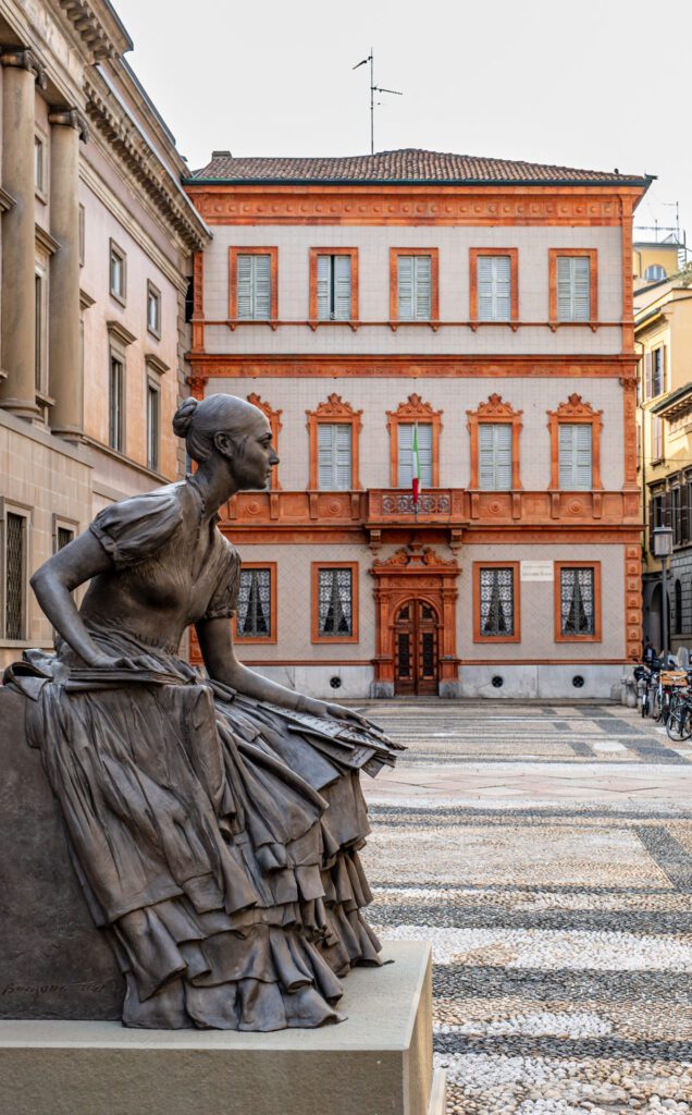 DSF7519-636x1024 Casa Manzoni: un tesoro storico di Milano