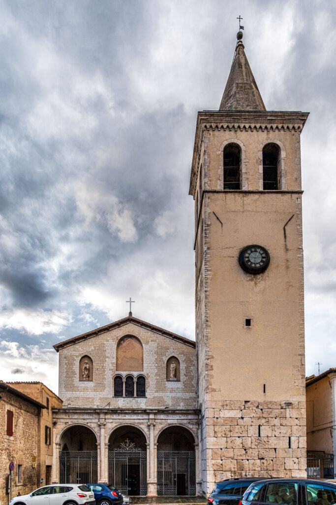 DSF0055-683x1024 La Basilica di San Gregorio Maggiore a Spoleto