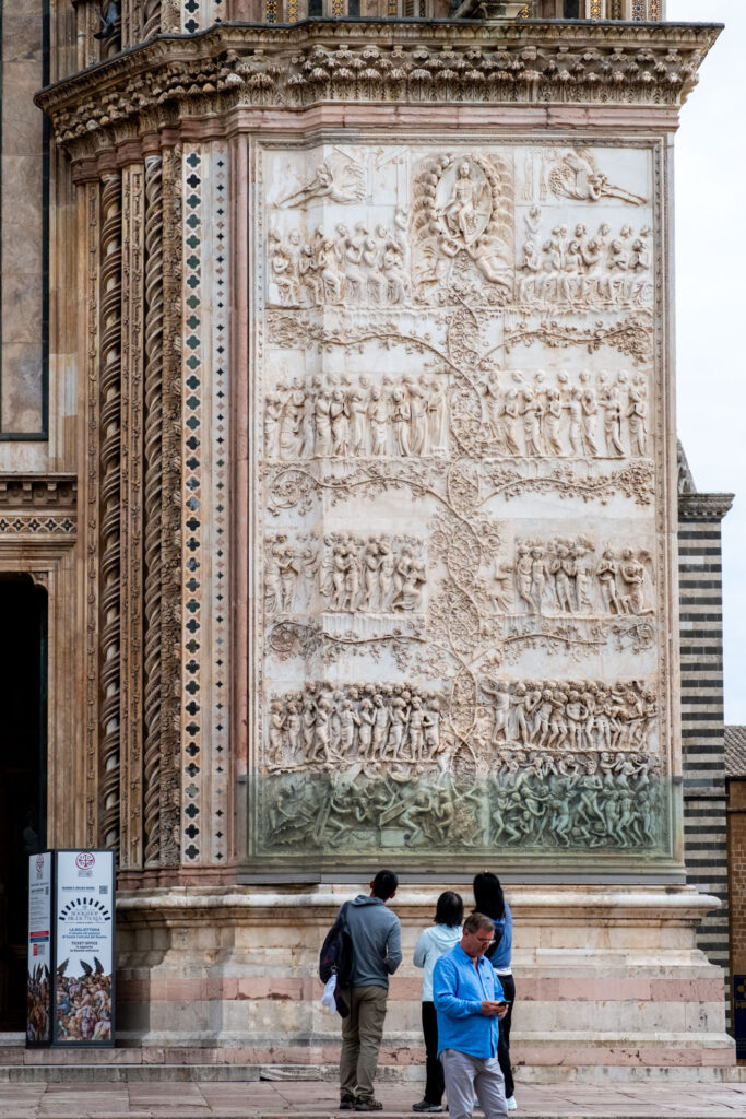 DSF0177-683x1024 Il Duomo di Orvieto e le imperdibili opera d'arte