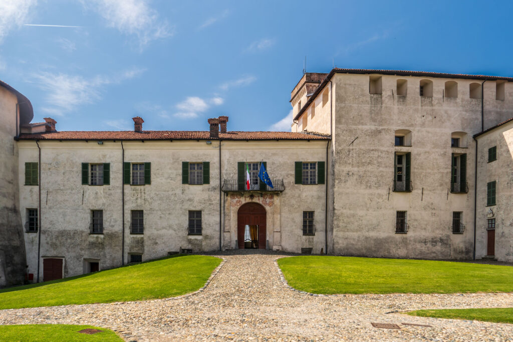 1014877-RW2_DxO_DeepPRIME-1024x683 Il Castello e il parco di Masino, bene FAI