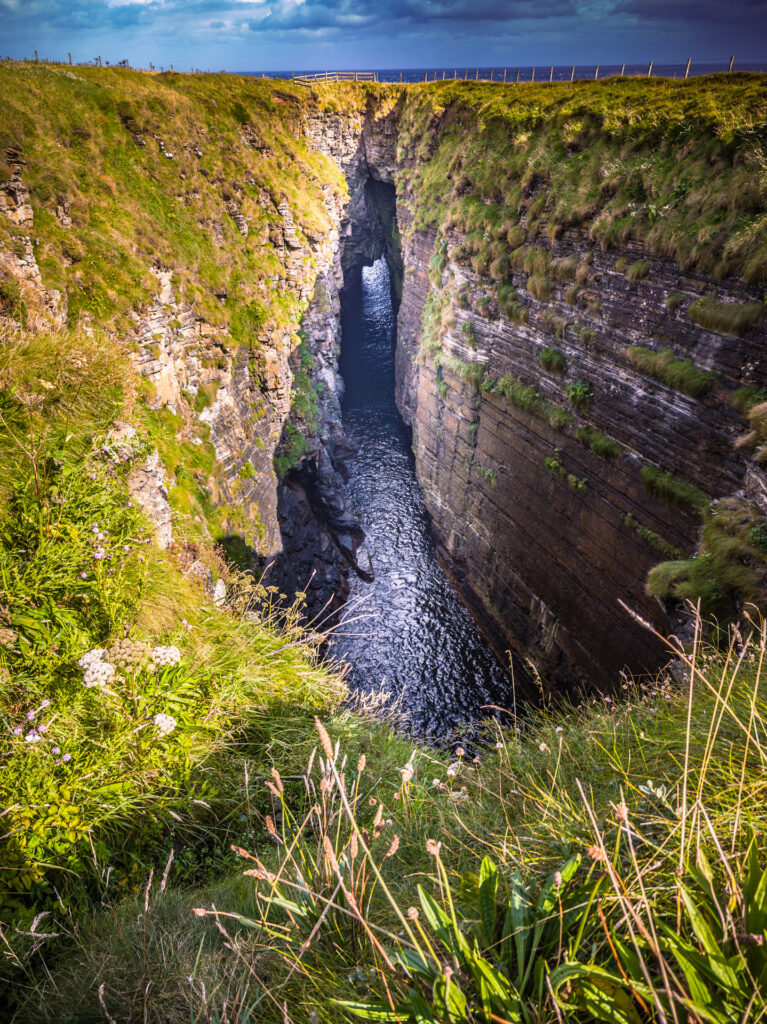 IMG_20250809_155331-767x1024 Isole Orcadi: un viaggio tra la sacralità di Kirkwall e la natura selvaggia di The Gloup e Mull Head