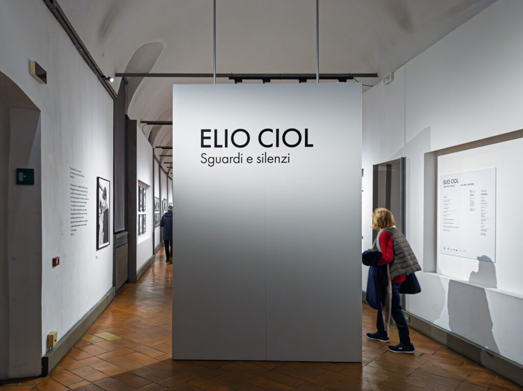 IMG_20251125_194715-1024x767 Elio Ciol: sguardi e silenzi, la mostra fotografica al Museo Diocesano di Milano